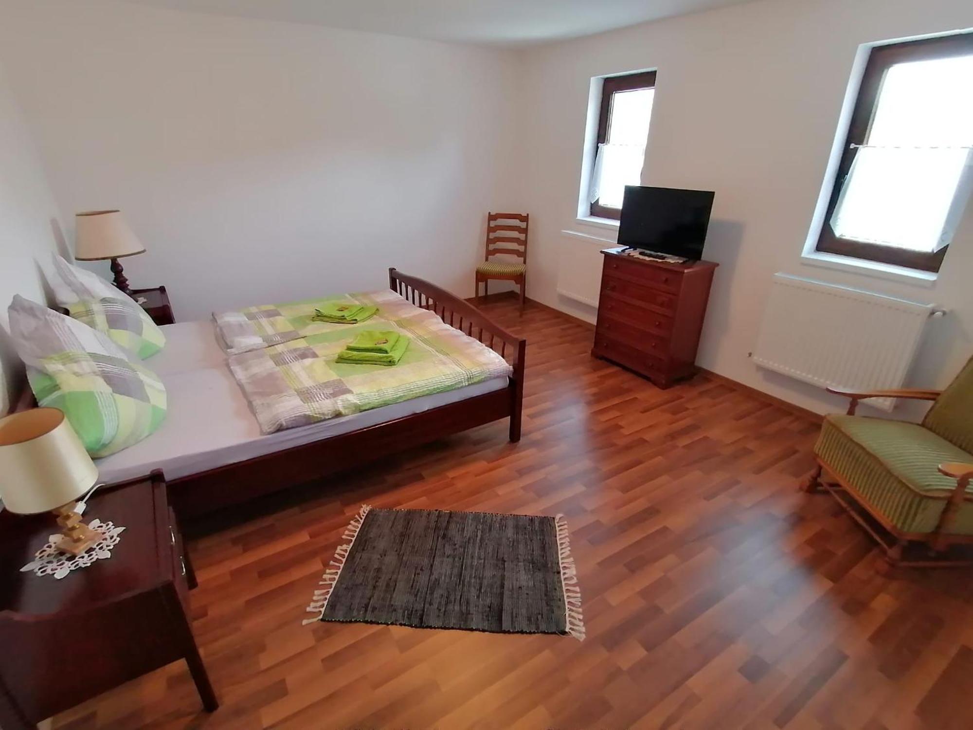 Casa Bunicii Otel Sasca Montană Dış mekan fotoğraf