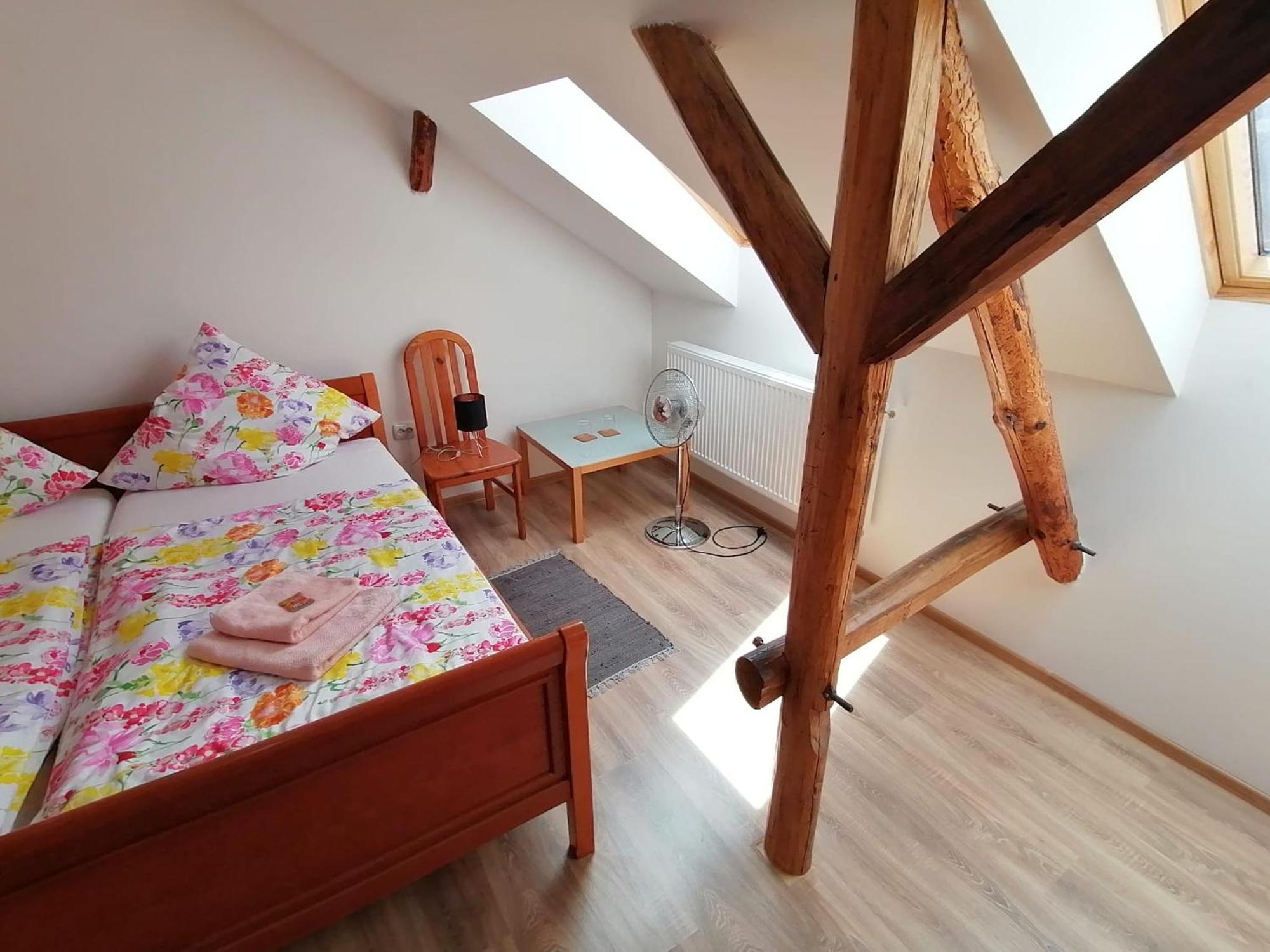 Casa Bunicii Otel Sasca Montană Dış mekan fotoğraf